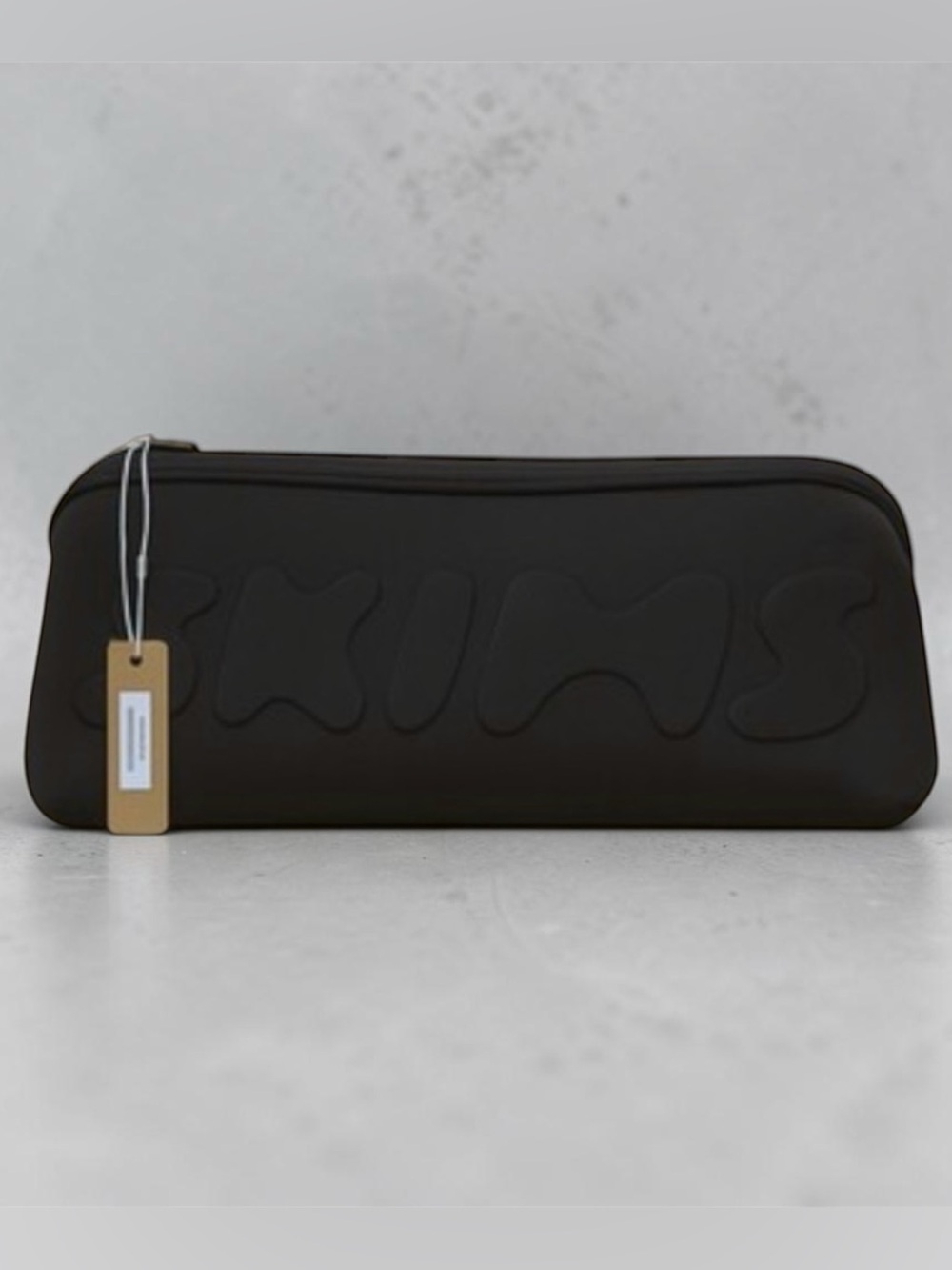 SKIMS Neoprene Large Zippered Pouch